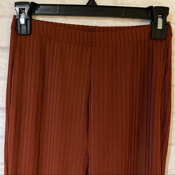 NEW Ribbed Flares - Picture 4 of 10